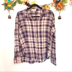 🌲 WAYF pink navy blue crinkle plaid button down M